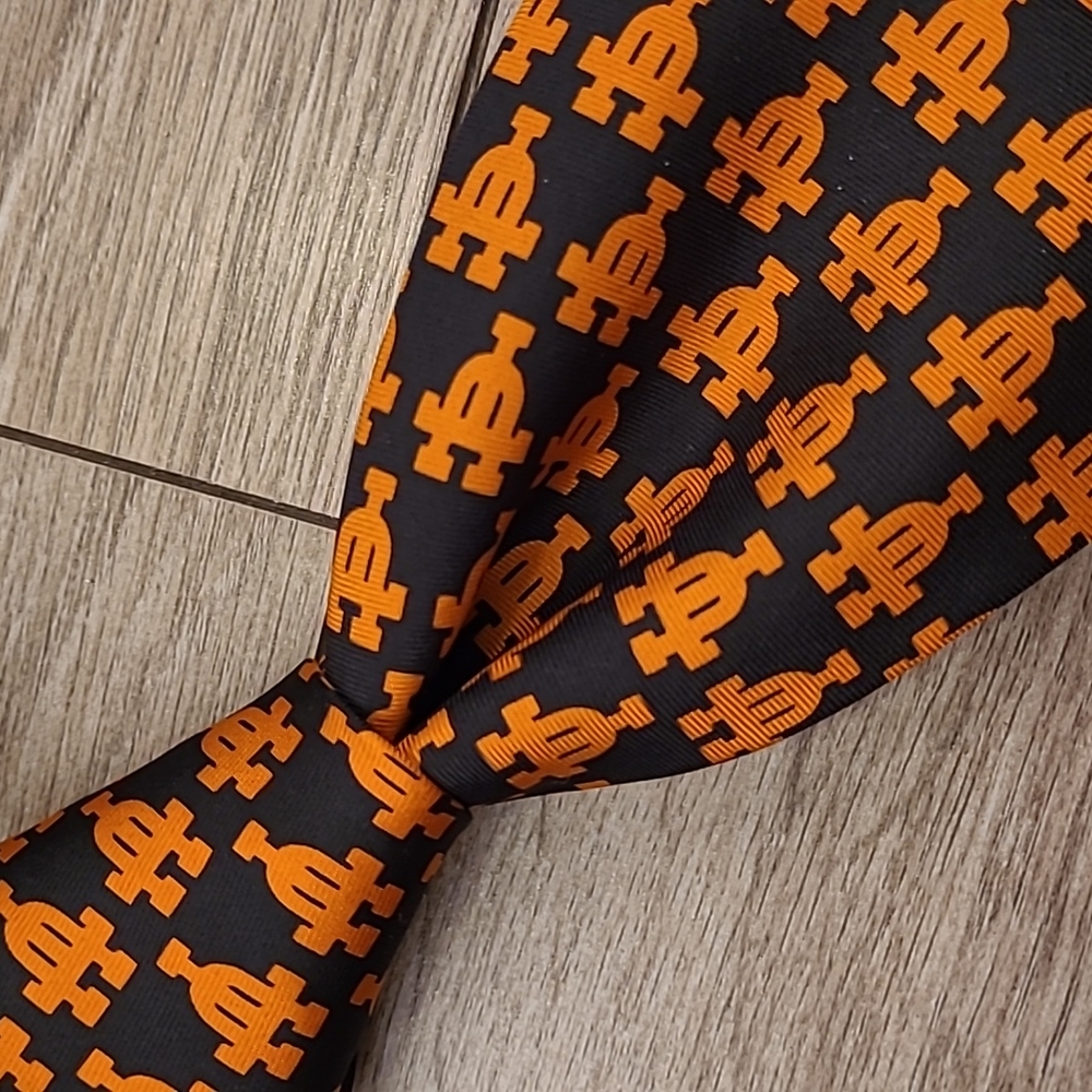 UNIVERSITY OF TEXAS UT Logo Burnt Orange Black Ralph Marlin Mens Silk Tie